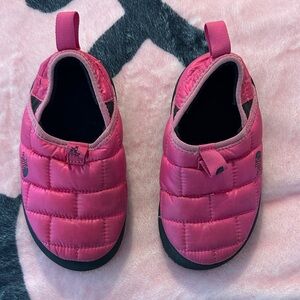 The North Face Kids Pink Quilted Slip-On Slippers